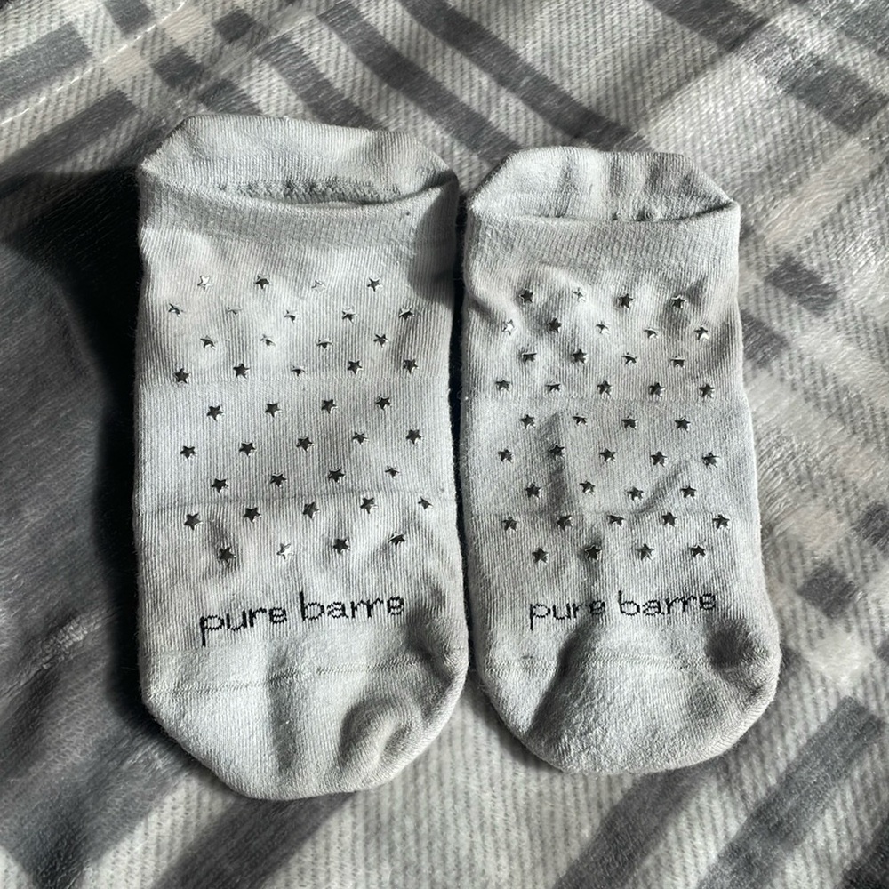 Pure Barre Light Grey with Silver Stars Sticky Socks - SM